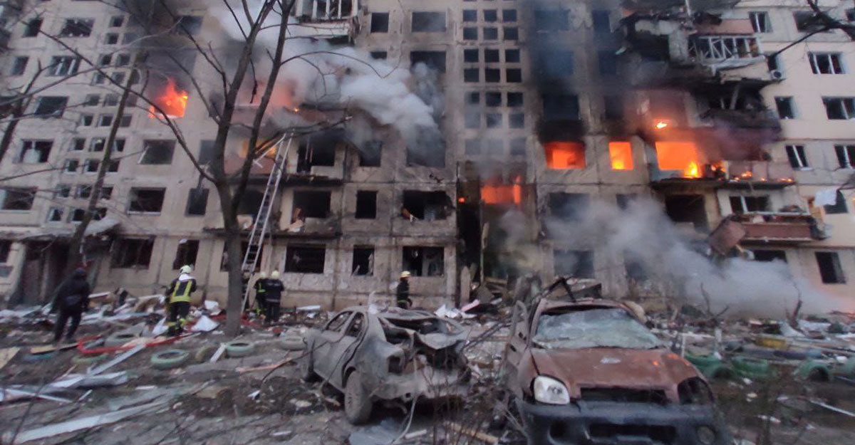 কিয়েভে আবাসিক ভবনে গোলাবর্ষণ, হতাহত ৪