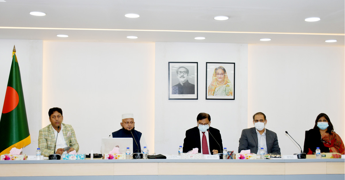বাড়তি রাজস্ব চাহিদা মেটাতে কর দেওয়া সহজ করার আহ্বান
