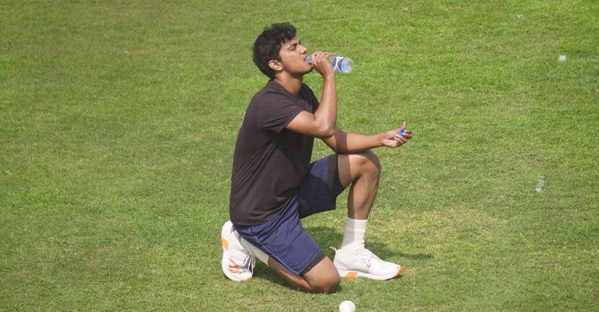 কোচ নেই, বল বয়ও—হাসানের লড়াইটা শুধুই তার