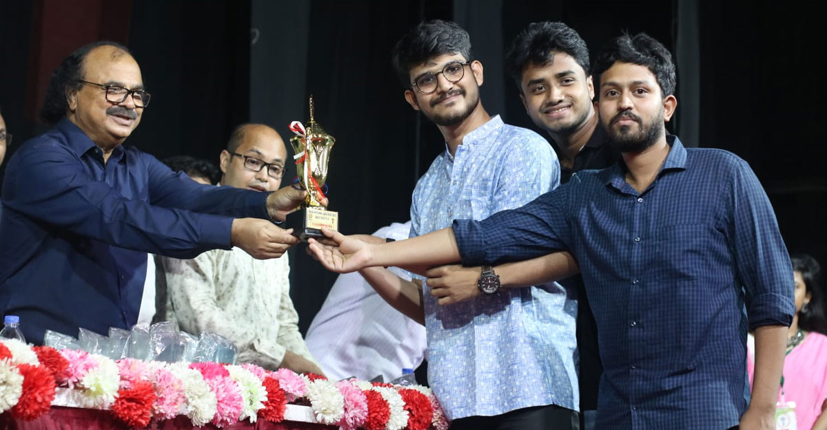 জাতীয় কুইজ প্রতিযোগিতায় চ্যাম্পিয়ন ঢাবি