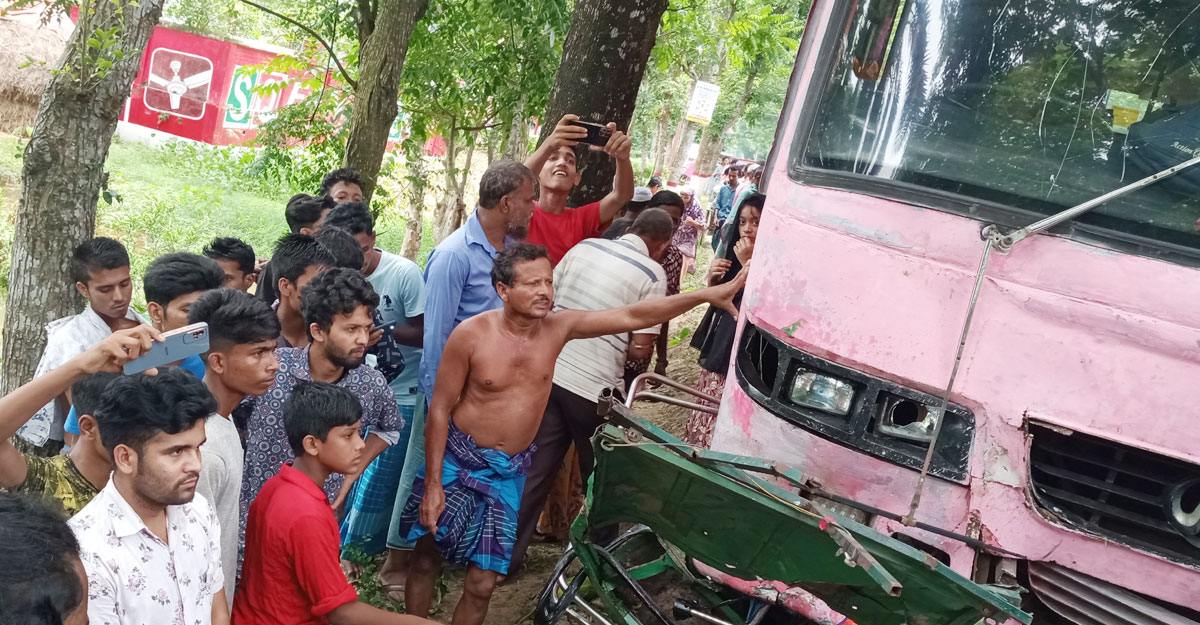 অব্যবস্থাপনায় চলা বাসটির বিষয়ে চুপ ছিল বিআরটিসি-বিআরটিএ