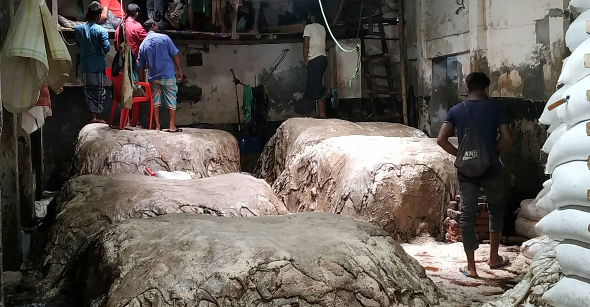 পোস্তায় চামড়ার দাম ও বেচাকেনা বেড়েছে