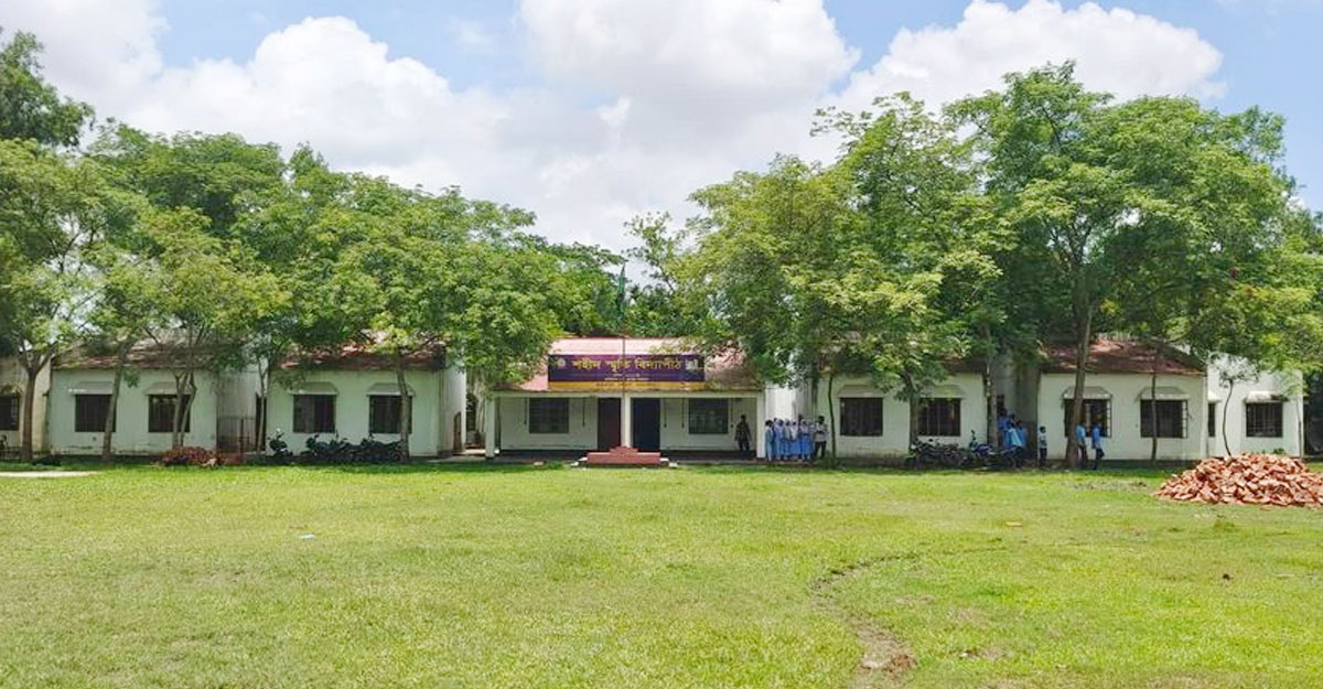 সফলতার সঙ্গে এগিয়ে যাচ্ছে হুমায়ূন আহমেদের স্বপ্নের স্কুল