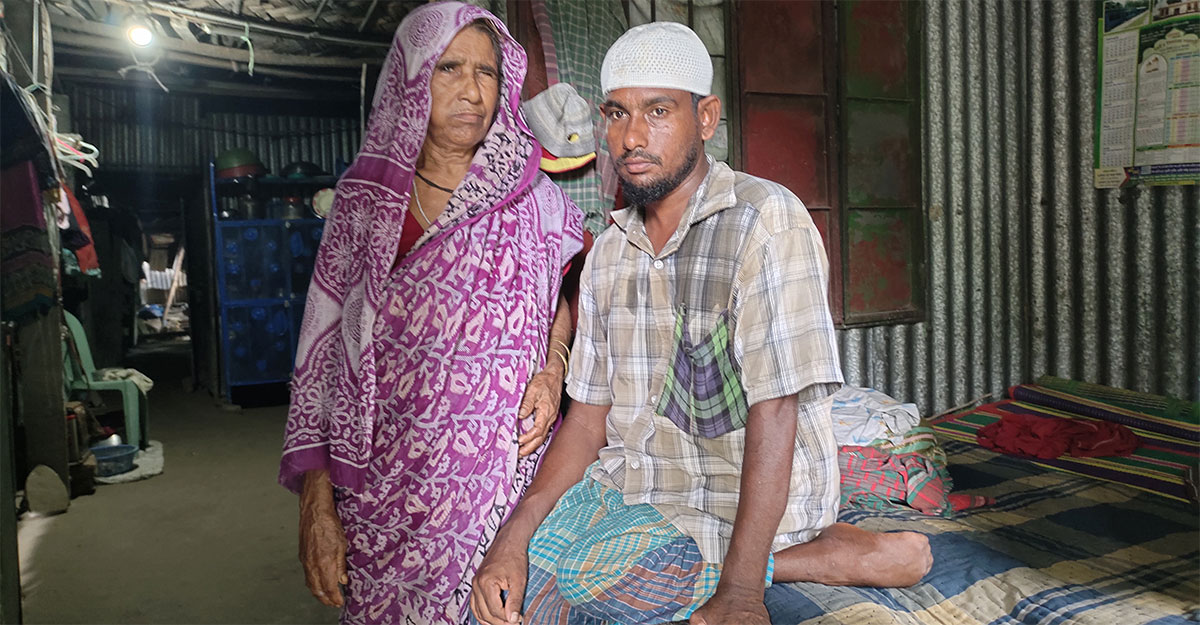 কেউ যদি চোখের অপারেশনটা করিয়ে দিত, দুনিয়াটা দেখতে পারতাম