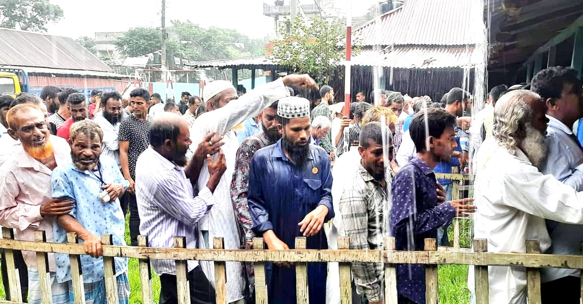 কুসিক নির্বাচনে বৃষ্টির হানা, ভোগান্তিতে ভোটাররা