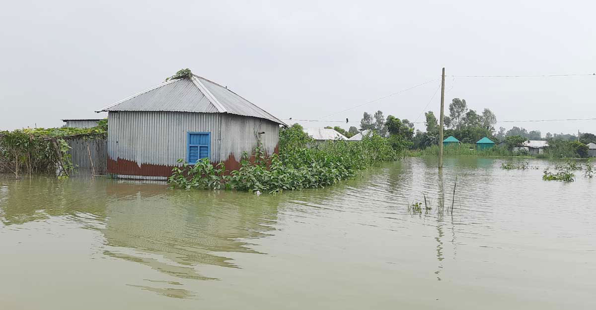 মাছ ধরার সময় পানির তোড়ে ভেসে এক ব্যক্তির মৃত্যু