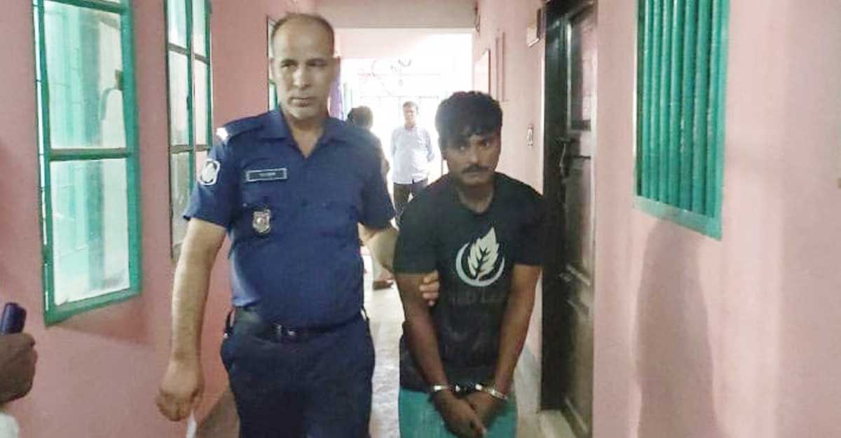 অসুস্থ মাকে দেখার আগেই সড়কে প্রাণ গেল খুকির