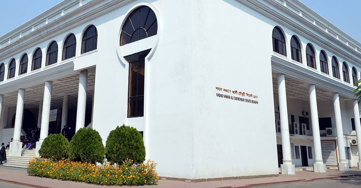 পাঁচ বছর পর কাল নীল-সাদার লড়াই ঢাবিতে