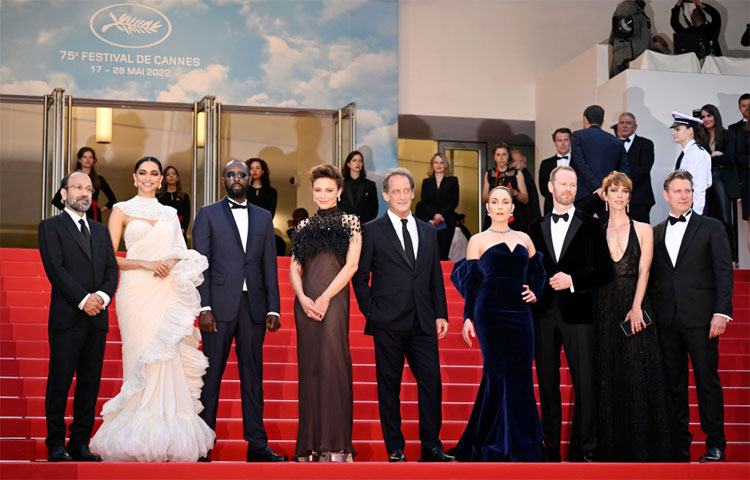 সমাপনী মঞ্চে এবারের উৎসবের বিচারকরা