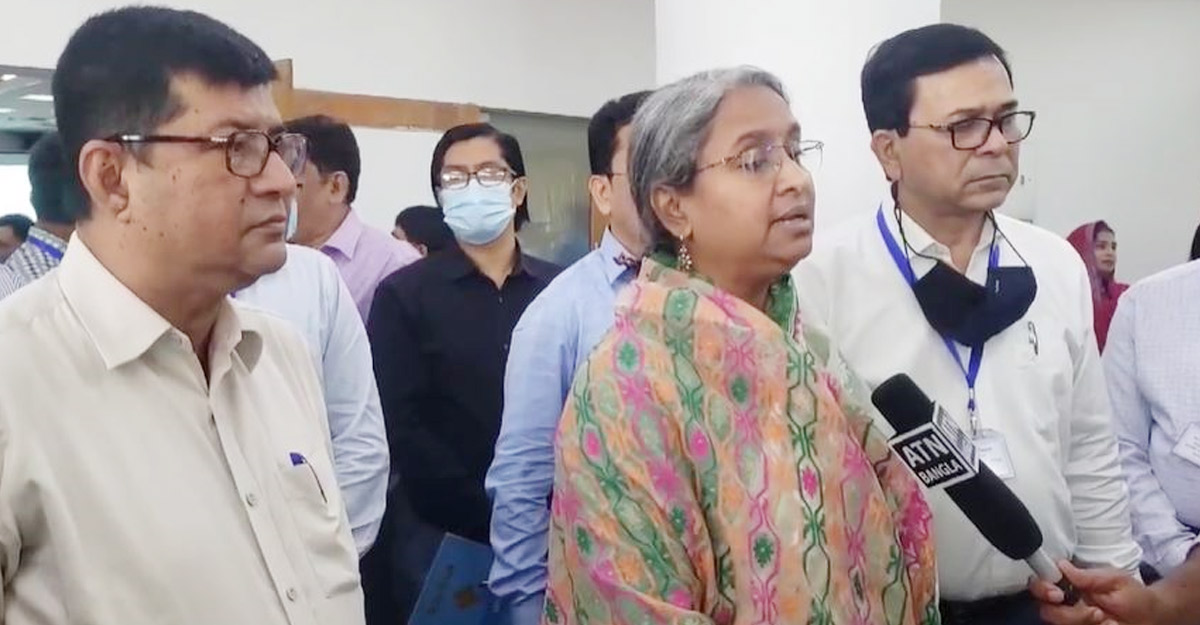 অষ্টম শ্রেণিতে ‘অতিরিক্ত ফি’ আদায়ের অভিযোগ পেলেই ব্যবস্থা