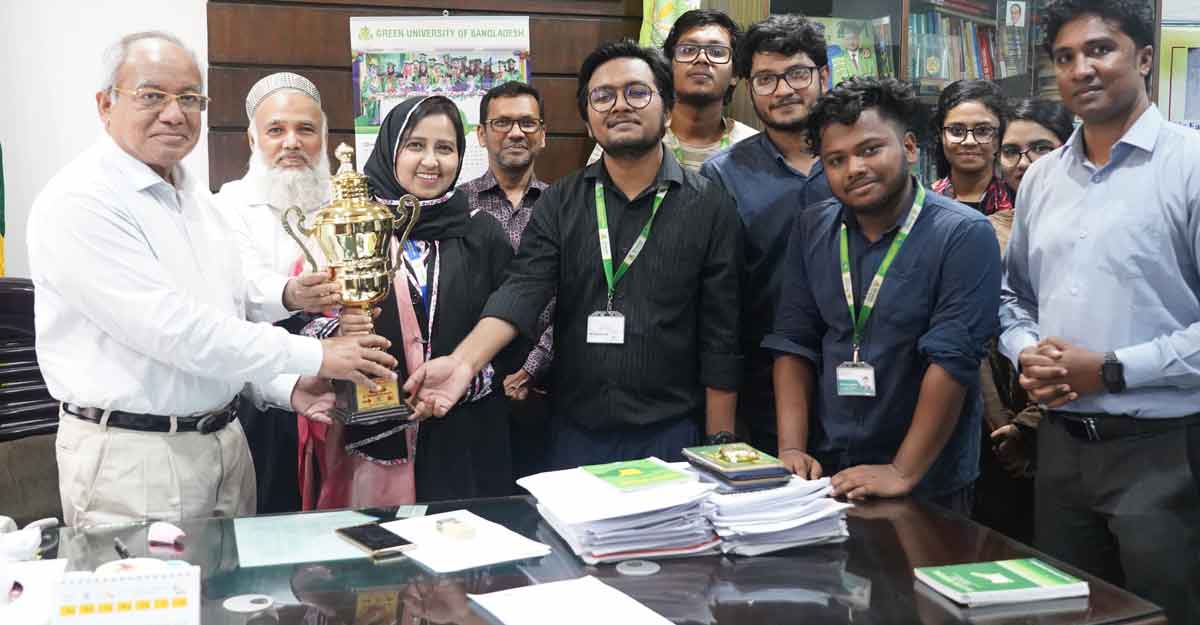 ছায়া সংসদ বিতর্ক প্রতিযোগিতায় চ্যাম্পিয়ন গ্রিন ইউনিভার্সিটি
