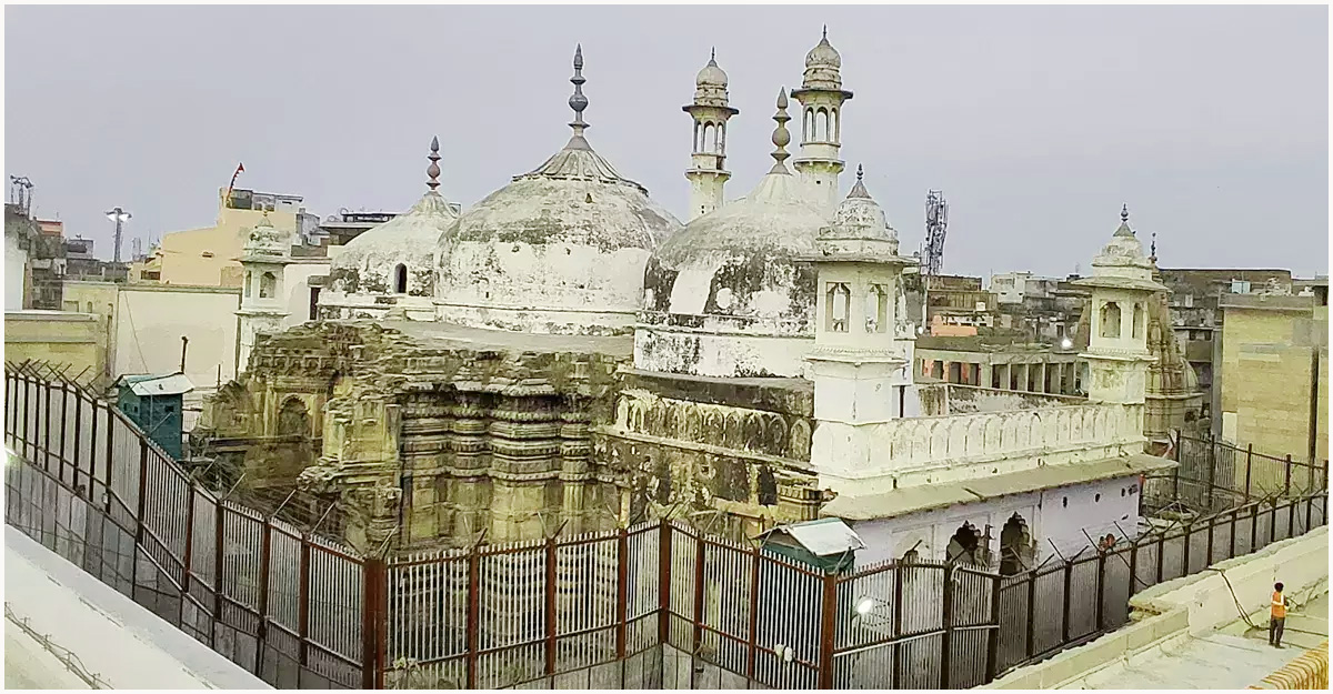 বারানসির জ্ঞানবাপী মসজিদে নামাজ বন্ধ করা যাবে না