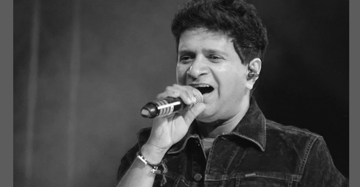 মুম্বাইয়ে আজ শেষকৃত্য কেকের