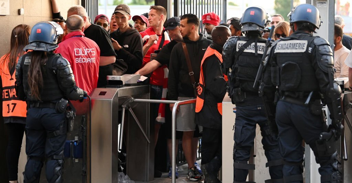 ফাইনালে ‘অব্যবস্থাপনার’ জন্য পাঁচ দিন পর ক্ষমা চাইল উয়েফা