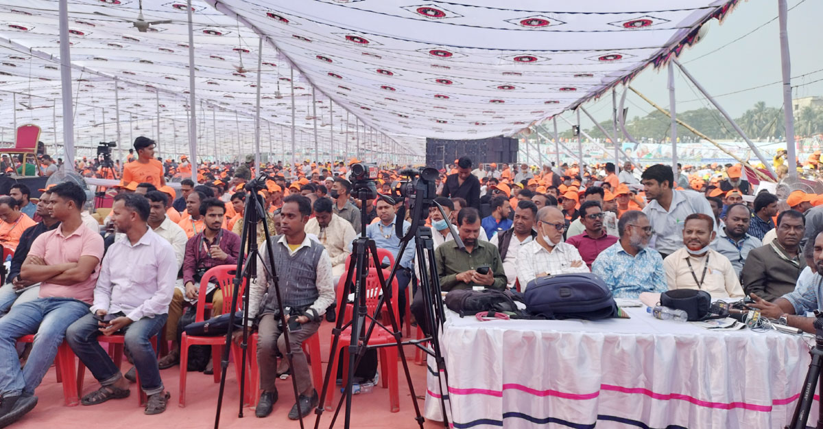 লক্ষ্মীপুরে আ.লীগের সম্মেলনে নেটওয়ার্ক বিপর্যয়