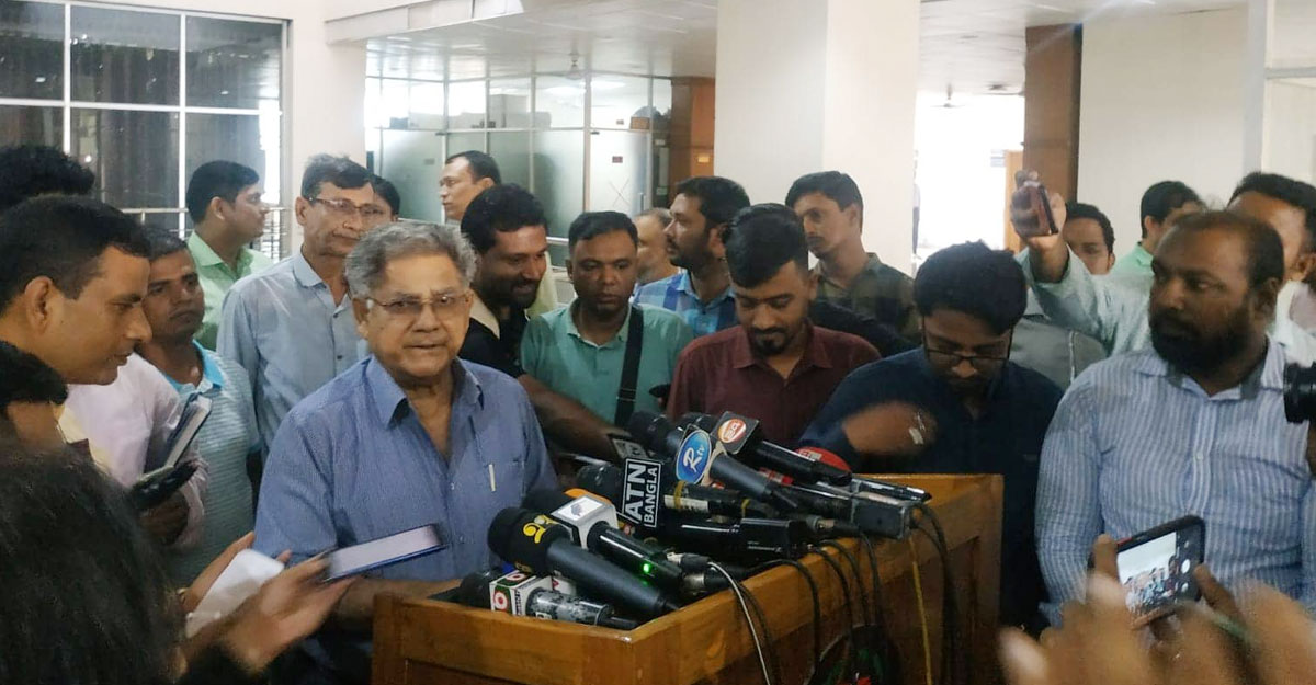 ইসিকে নিজের অবস্থানে অটল থাকতে বললেন সাখাওয়াত