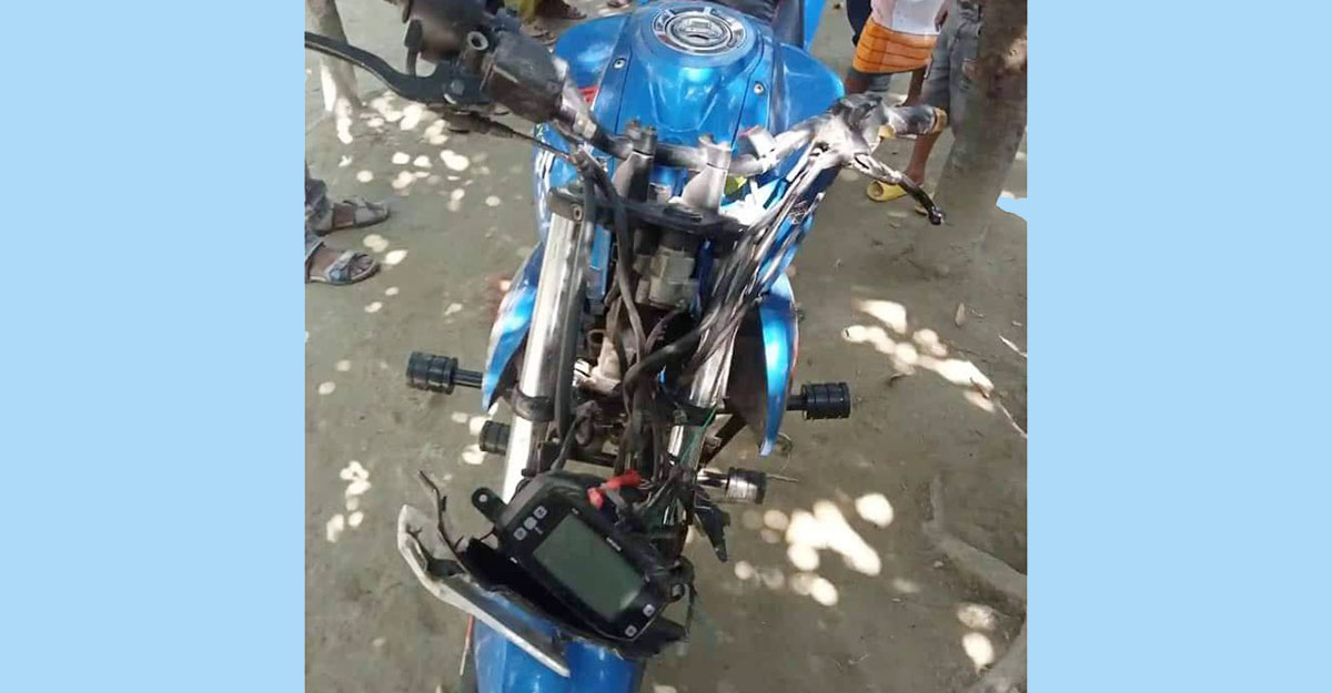 গাছের সঙ্গে ধাক্কা লেগে দুই মোটরসাইকেল আরোহীর মৃত্যু  