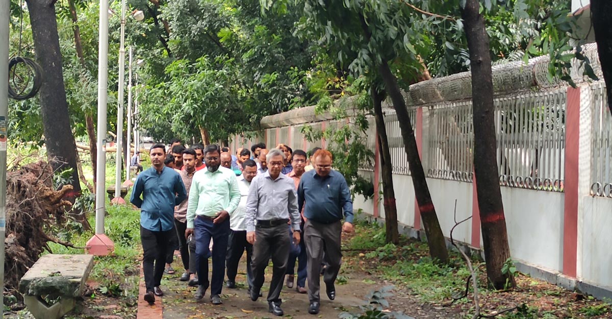 ক্ষয়ক্ষতি সারিয়ে তুলতে সবাই আশ্বস্ত করেছেন : ঢাকা কলেজ অধ্যক্ষ
