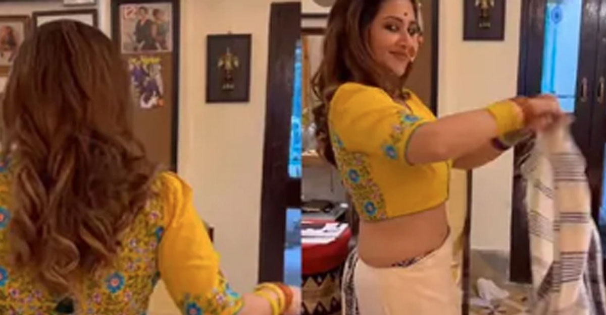 ক্যামেরার সামনে এক মিনিটে শাড়ি পরলেন স্বস্তিকা!