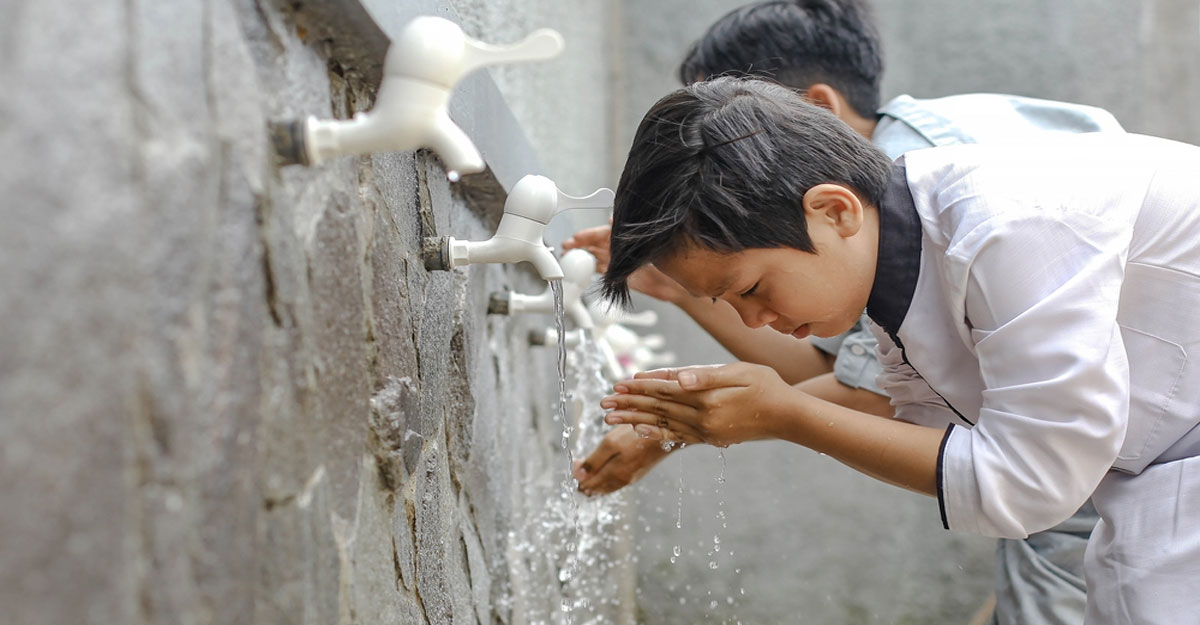 অজুতে ব্যবহৃত পানি দিয়ে কাপড় ধোয়া যাবে?