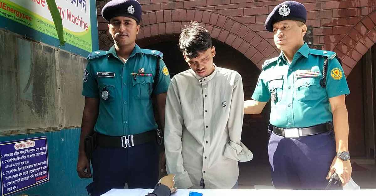 পঙ্গুত্বের সুযোগ নিয়ে ইয়াবা কারবার, হলো না শেষ রক্ষা