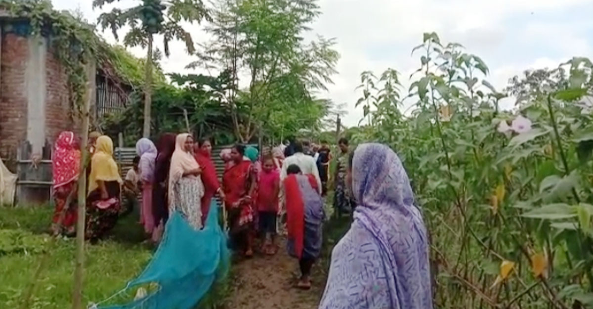 মোবাইলে গেম খেলতে বাধা দেওয়ায় প্রাণ দিল কিশোর