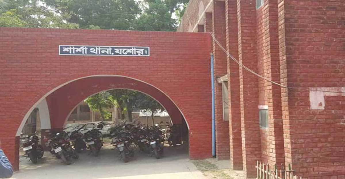 অসুস্থ মা হাসপাতালে ভর্তি, এসএসসি পরীক্ষার্থী মেয়ের সর্বনাশ