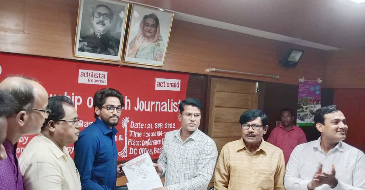 মিডিয়া ফেলোশিপ অ্যাওয়ার্ড পেলেন ঢাকা পোস্টের তানজীম