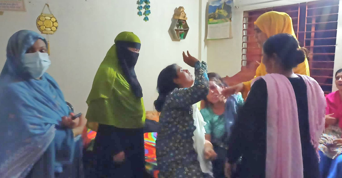 বোনের বাসায় চাচাতো ভাইকে গলা কেটে খুন