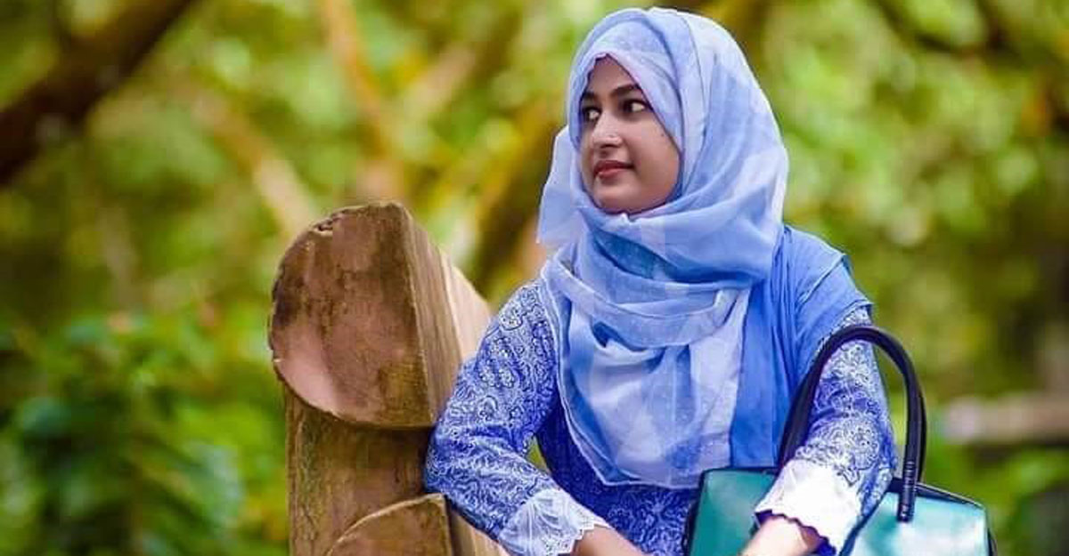 আগুনে পুড়ে কলেজ শিক্ষিকার মৃত্যু