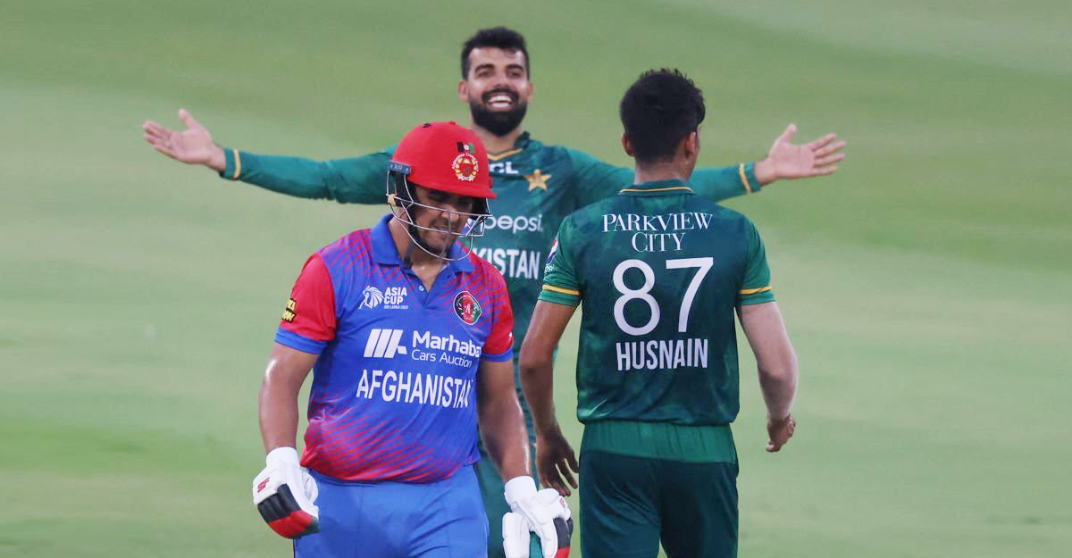 আফগানদের ‘মাত্র’ ১২৯ রানে আটকে রাখল পাকিস্তান