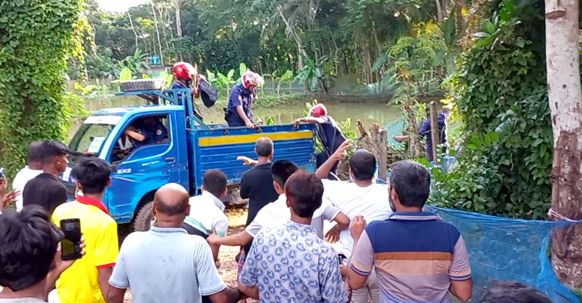 ভোটগ্রহণ শেষে পুলিশের ওপর হামলা