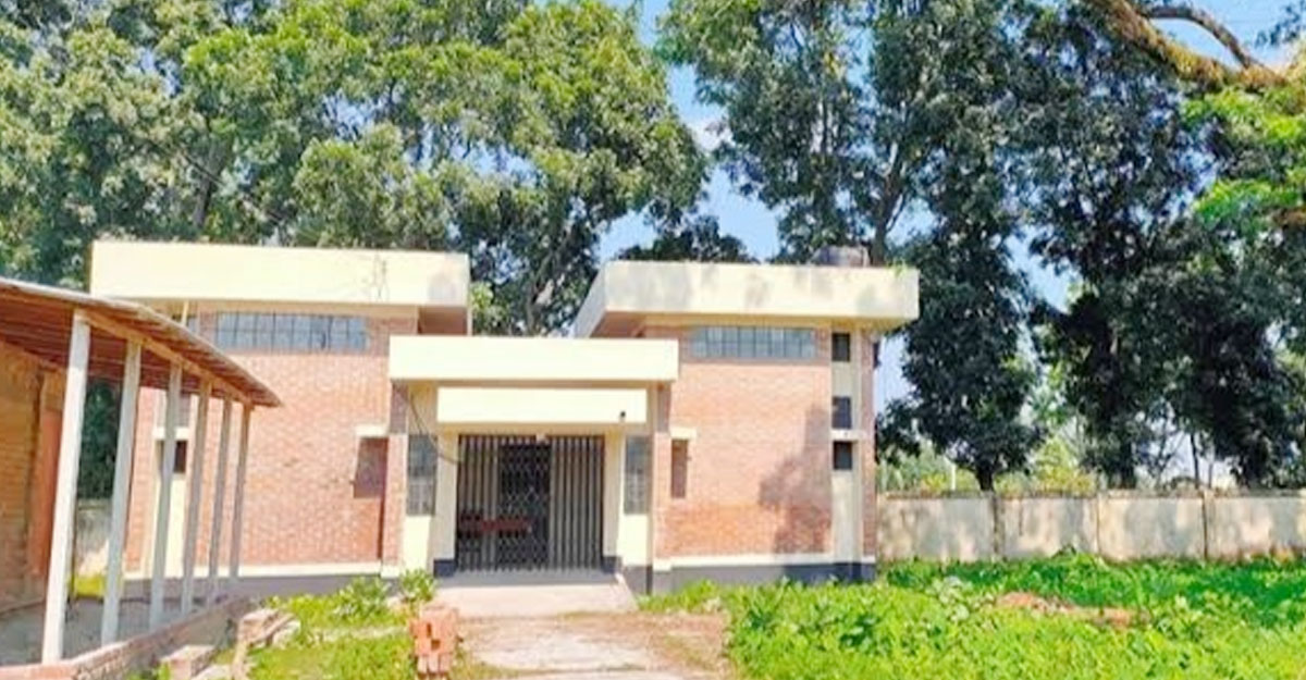 রাজবাড়ীতে পরিচ্ছন্নতা কর্মী দিয়েই চলছে ডোমের কাজ