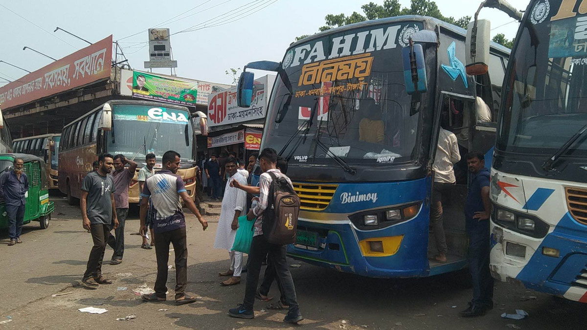 চাপ নেই যাত্রীর, তবুও ২০০ টাকার ভাড়া ৪০০