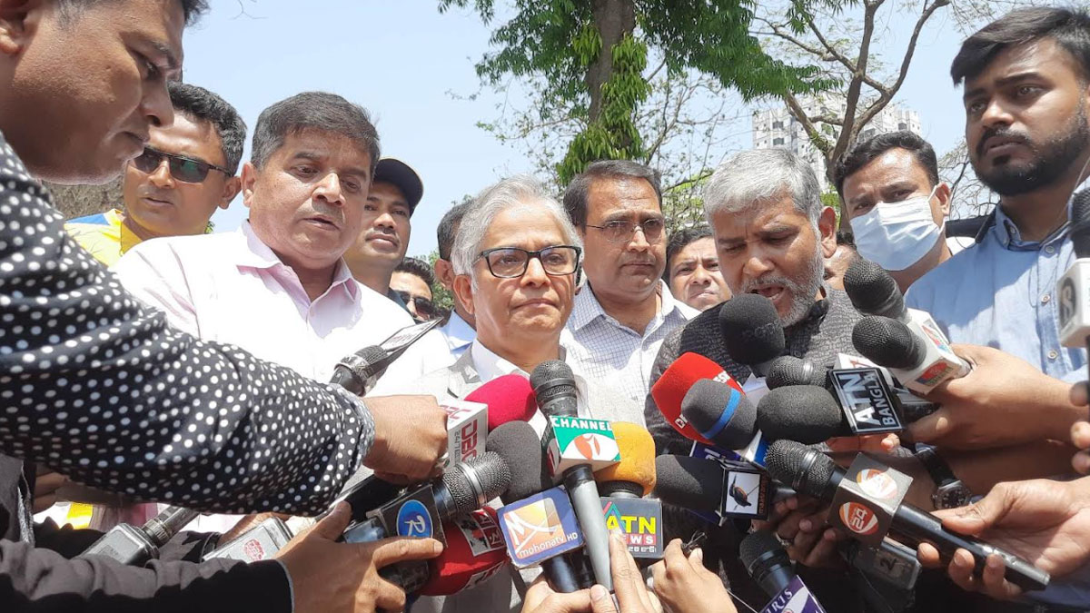 জাফরুল্লাহ চৌধুরী মানুষের মনে অমর হয়ে থাকবেন : ঢাবি উপাচার্য