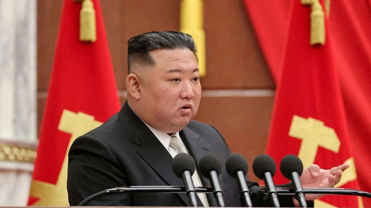 গোয়েন্দা স্যাটেলাইট উৎক্ষেপণের নির্দেশ কিমের