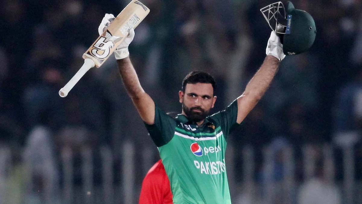 বাবরকে পেছনে ফেললেন ফখর