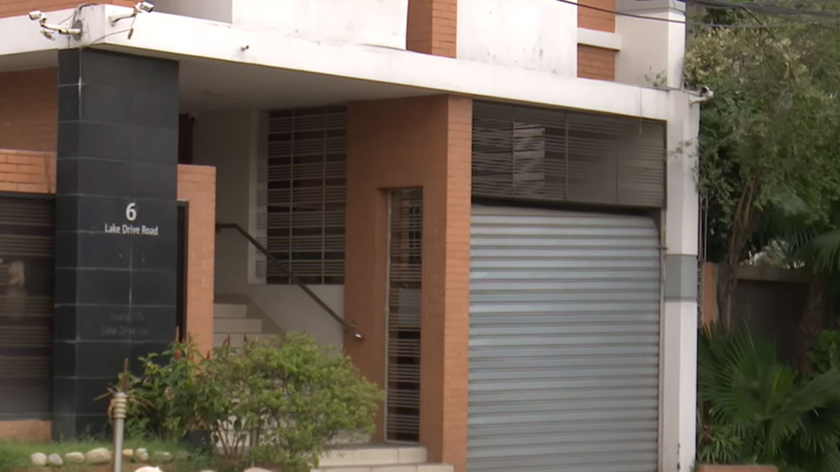 আবদুল হামিদের অপেক্ষায় নিকুঞ্জের ৬ লেক ড্রাইভ রোডের বাসা