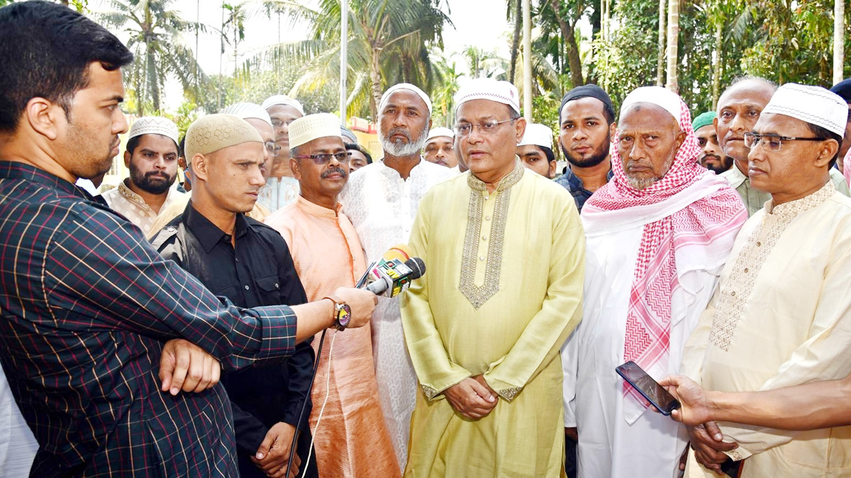 ষড়যন্ত্র ও হিংসার রাজনীতি চিরতরে দূর হোক : তথ্যমন্ত্রী