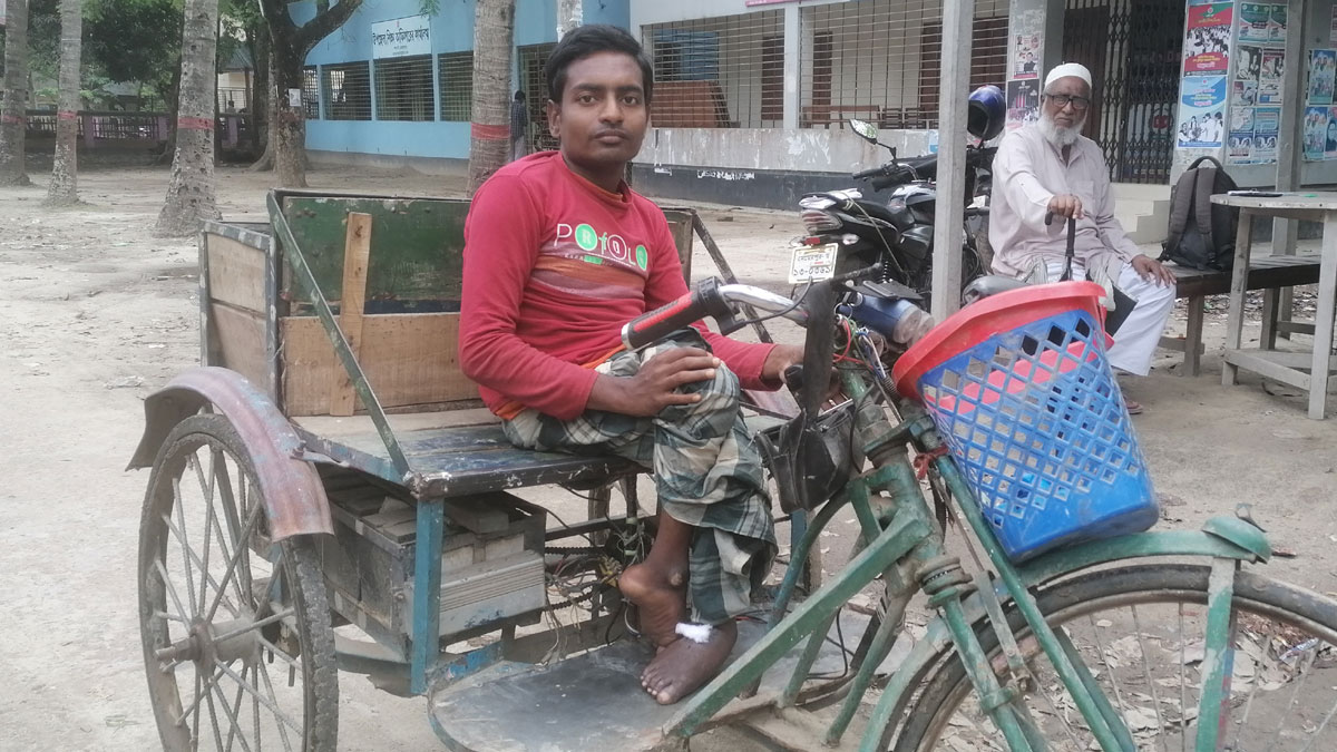 ভিক্ষা ছেড়ে এখন পুরোদস্তুর ব্যবসায়ী প্রতিবন্ধী সাগর