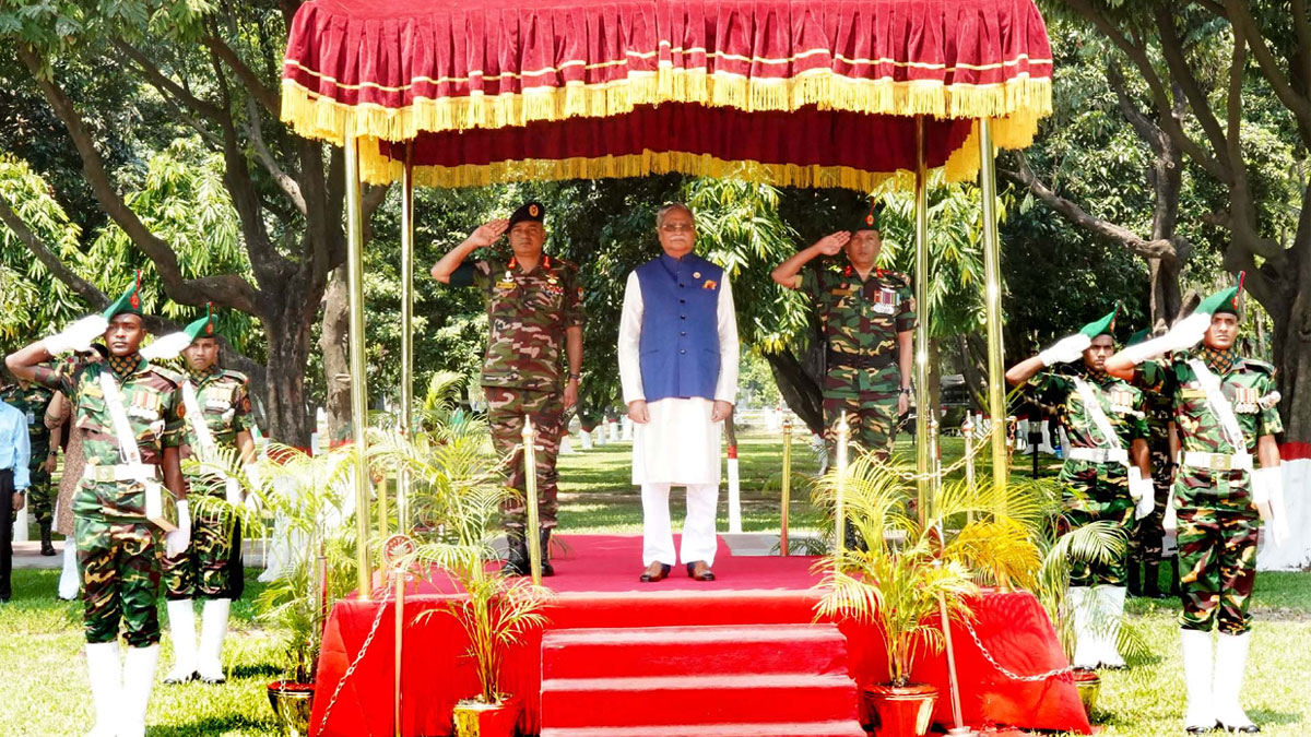 বঙ্গভবনে নবনিযুক্ত রাষ্ট্রপতিকে গার্ড অব অনার