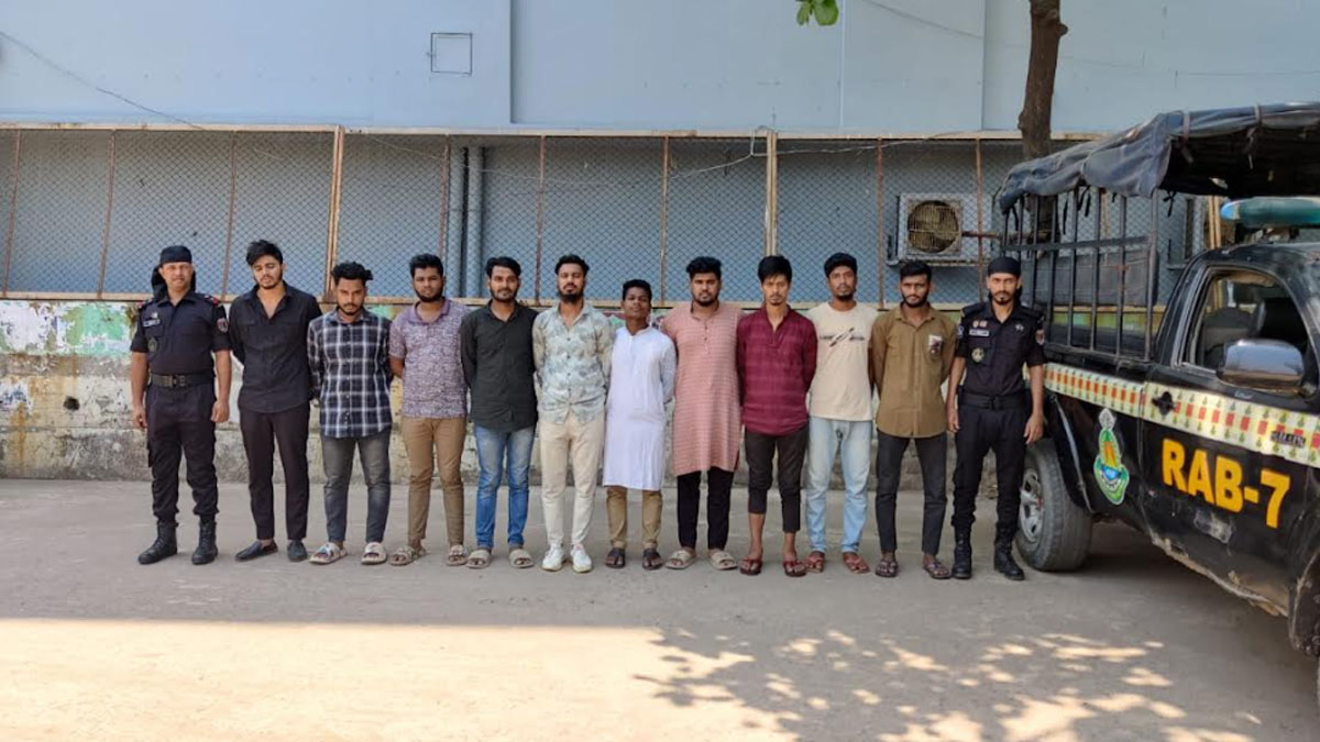 মহাসড়কে ডাকাতির প্রস্তুতি, র‍্যাবের হাতে আটক ১০