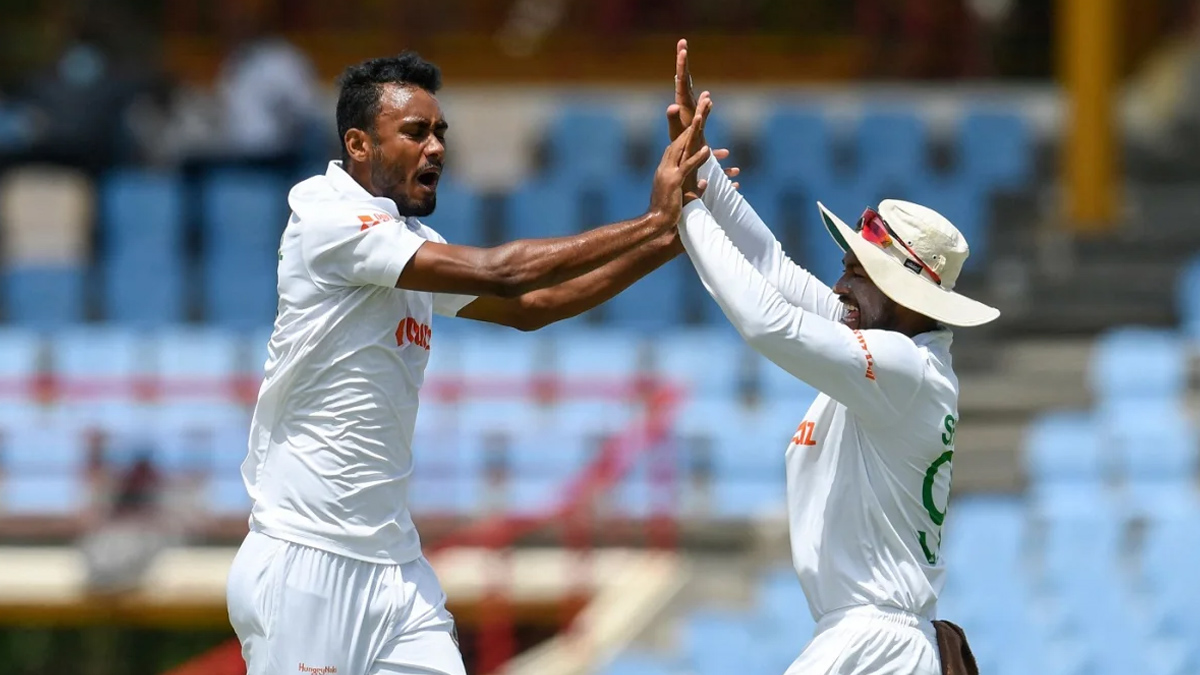 প্রথম আঘাত শরিফুলের