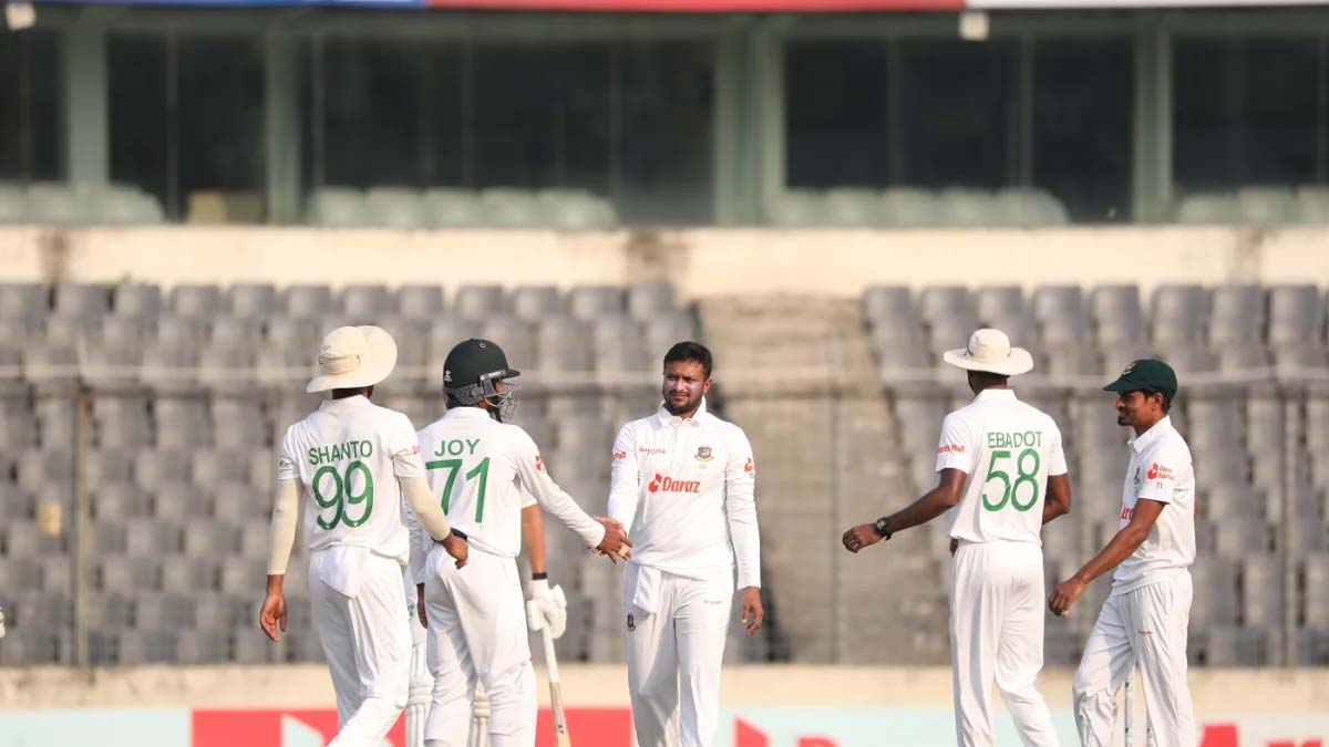 দ্বিতীয় দিন শেষেই জয়ের সুবাস পাচ্ছে বাংলাদেশ