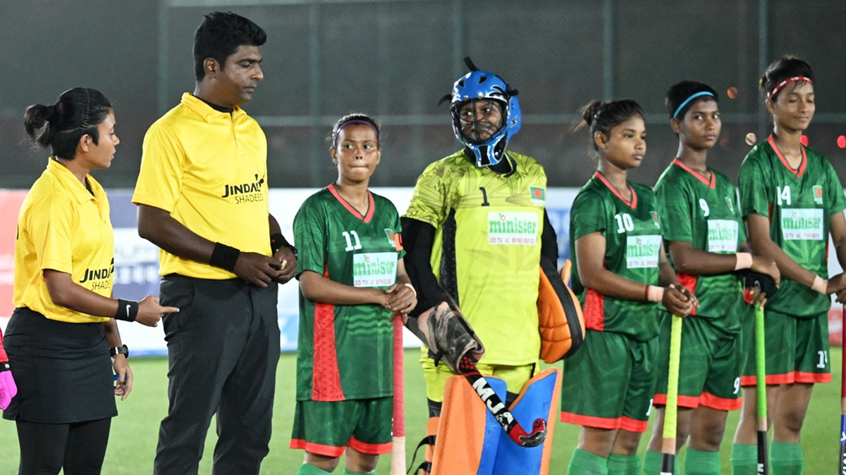 ওমানে অষ্টম বাংলাদেশ নারী হকি দল