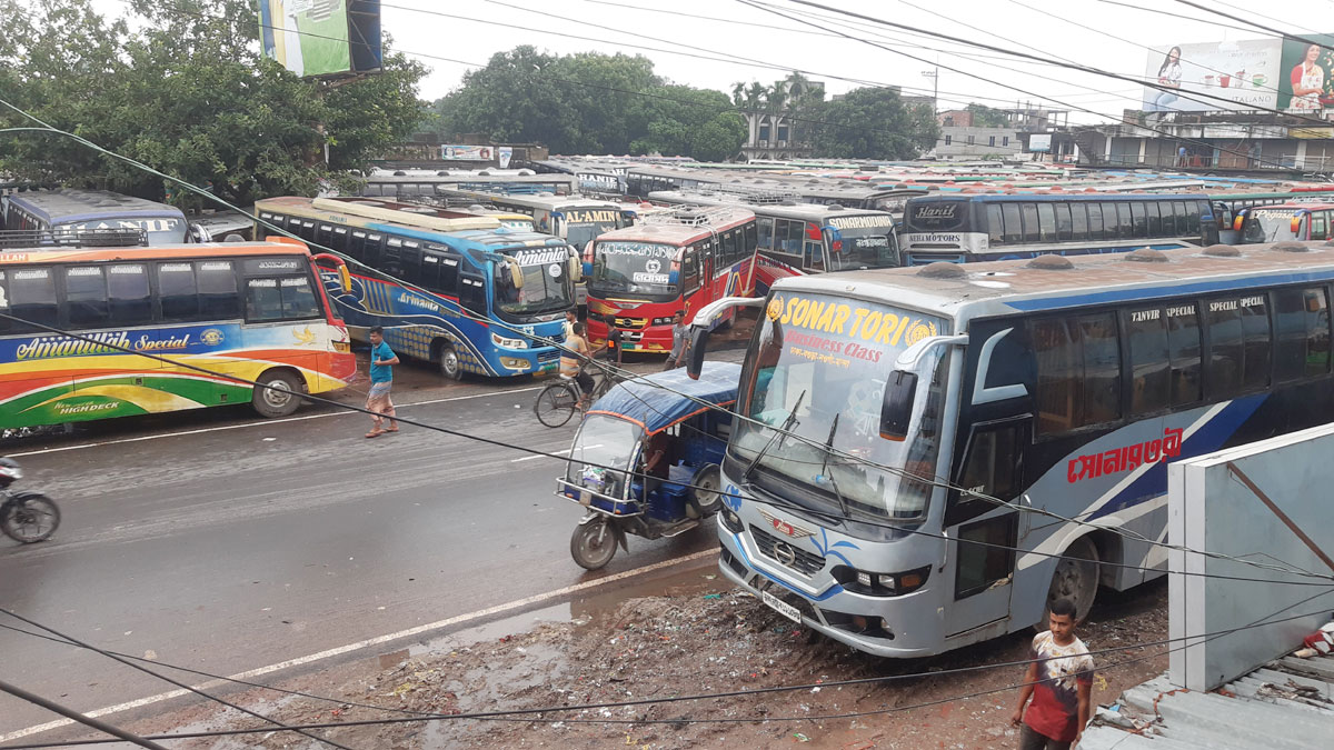 নওগাঁয় অনির্দিষ্টকালের জন্য পরিবহন ধর্মঘট