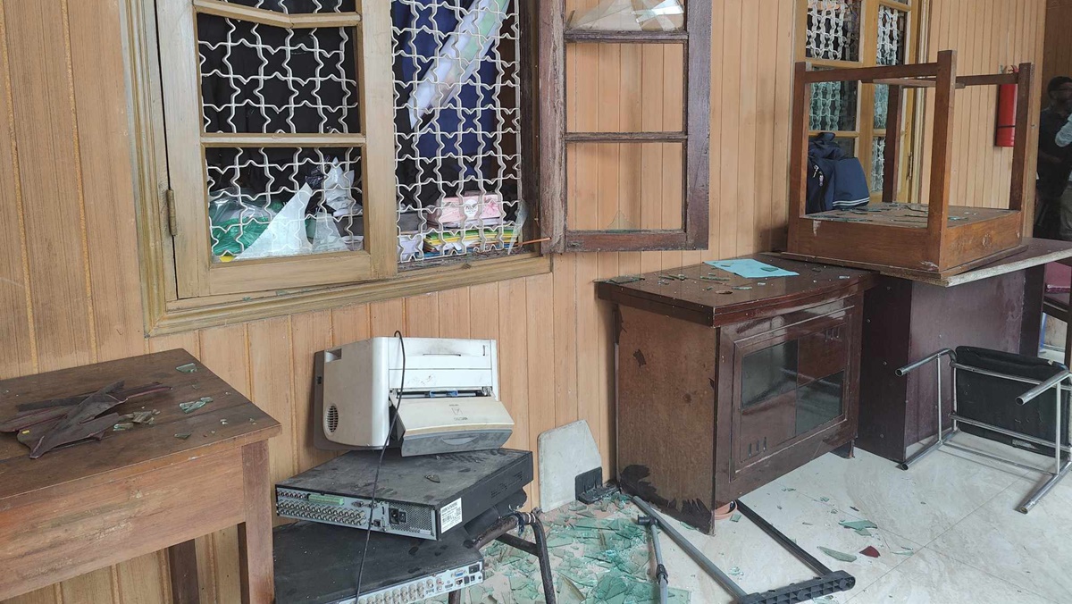 সুপ্রিম কোর্টে হামলা-ভাঙচুর : বিএনপির ১৮ আইনজীবীর বিরুদ্ধে মামলা