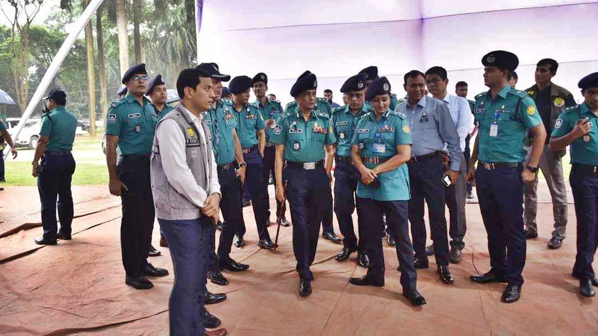 নিরাপত্তা ব্যবস্থা পরিদর্শনে সোহরাওয়ার্দী উদ্যানে ডিএমপি কমিশনার