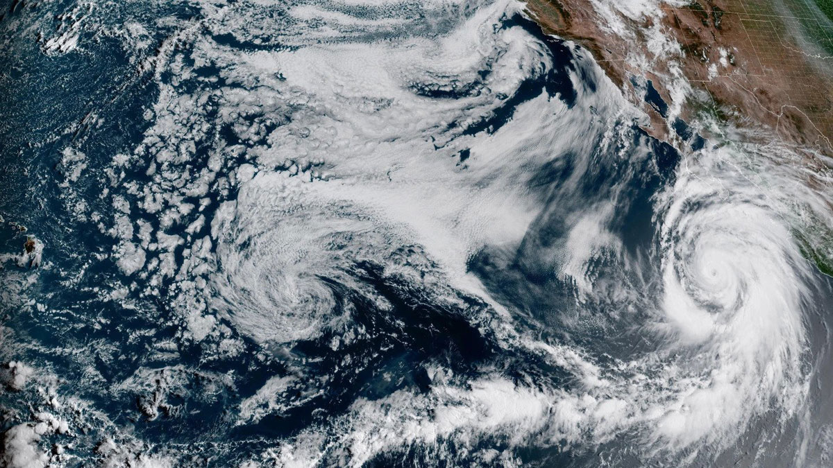 উপকূলের কাছে ঝড়, বিপর্যয়কারী বন্যার শঙ্কায় মেক্সিকো-যুক্তরাষ্ট্র