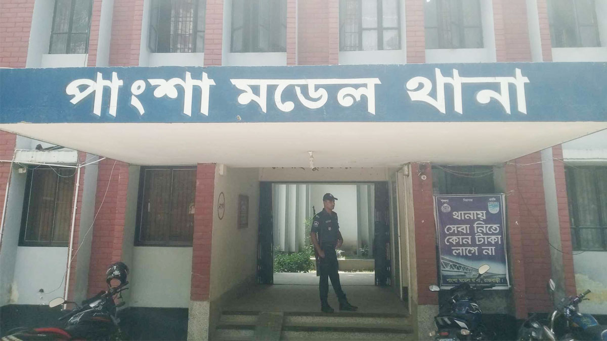 প্রবাসীর স্ত্রীর পা বাঁধা মরদেহ উদ্ধার